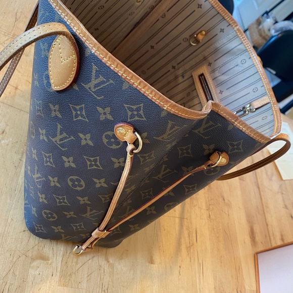 Louis Vuitton Neverfull M - Picture 3 of 14